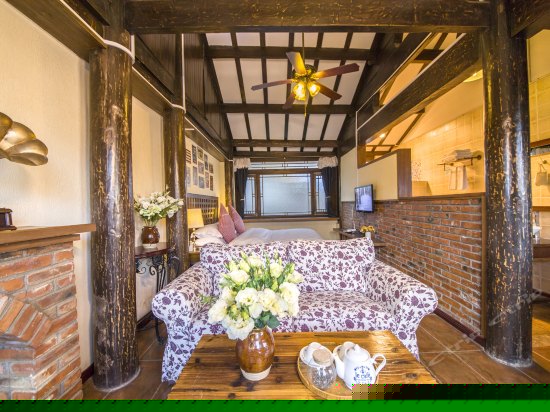 二楼奢华大床房