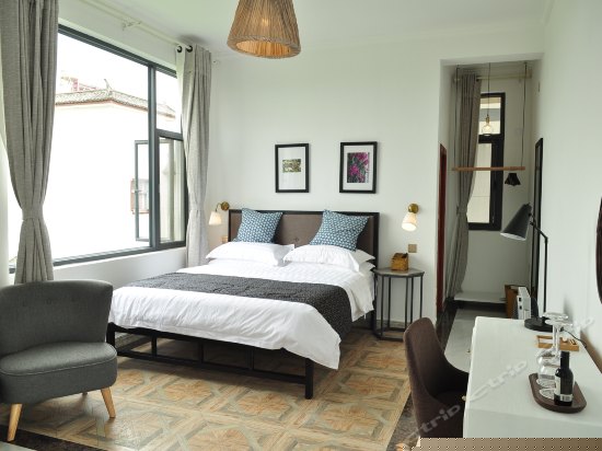 侧面海景大床房