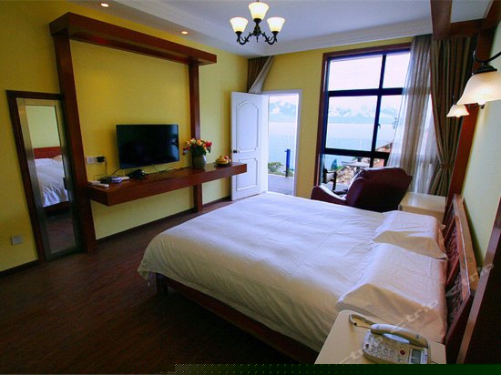 侧面海景豪华大床房