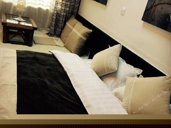 月思田园主题复式豪华套房