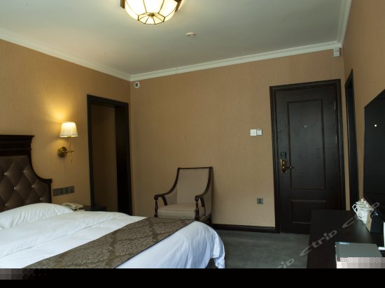 尊享豪华大床房