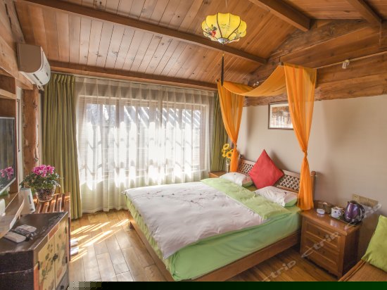 阳光大床房（簪花)