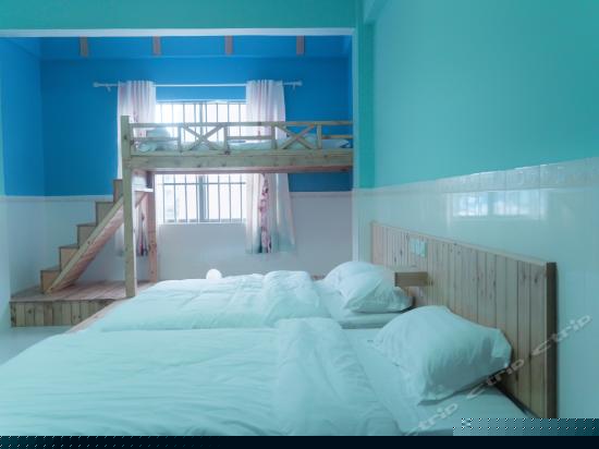 狂欢塌塌米三人房