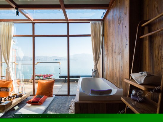 花语全海景阳光蜜月套房