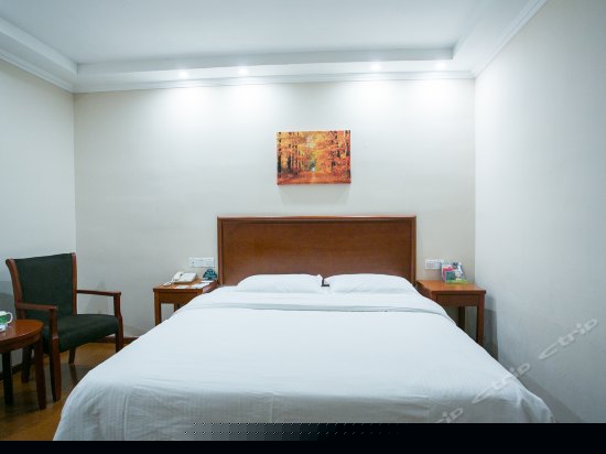 特价大床房（无窗）