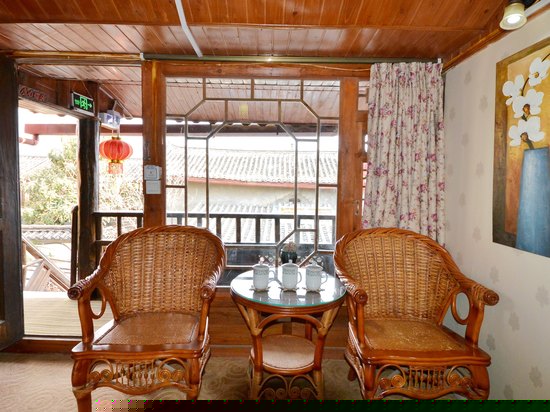 义尚温馨家庭房