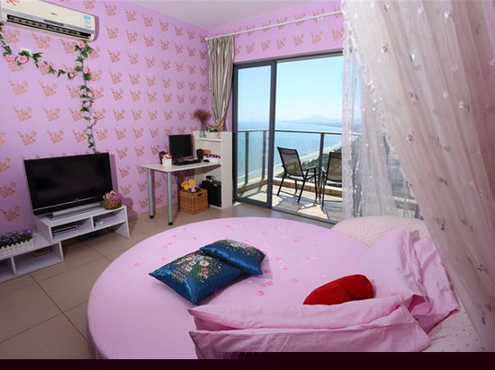 电脑豪华海景圆床房