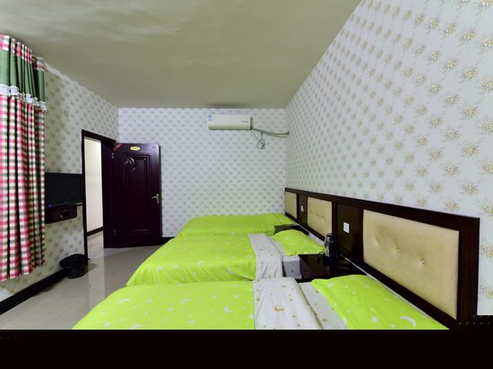 温馨庭院三人间