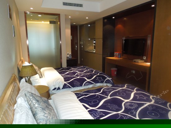 假日狂欢四人公寓