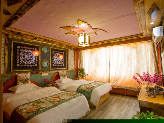 大运枫情双床标间