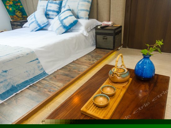 榻榻米艺术星空房黛蓝