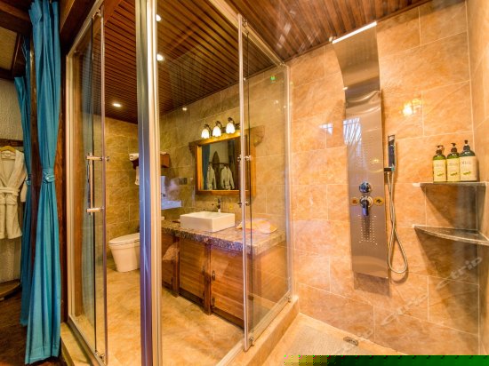 二号店豪华大床房