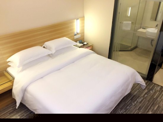 标准大床房(无窗)