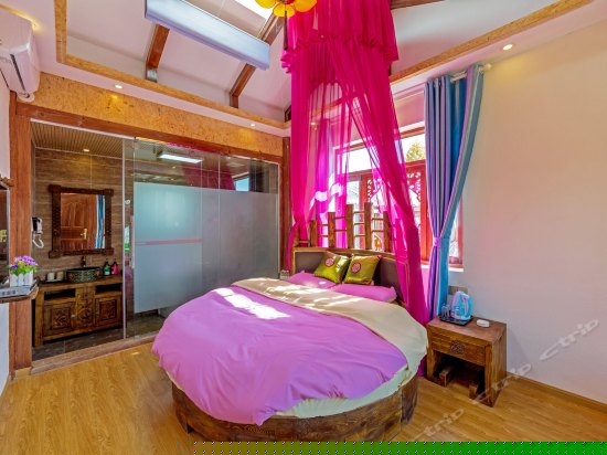 空调情缘星空圆床房