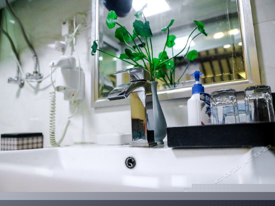 西窗画梦别院(带独立露台)