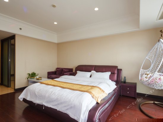 浪漫主题大床房
