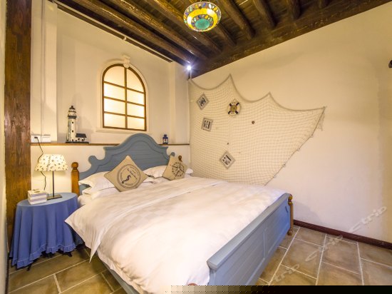 一楼豪华大床房