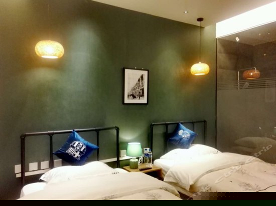 Loft极致工业双床间