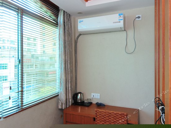 温馨蜜月圆床房