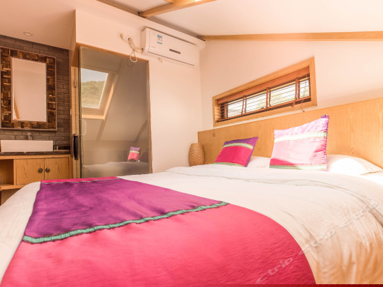 斜顶星空榻榻米（301）