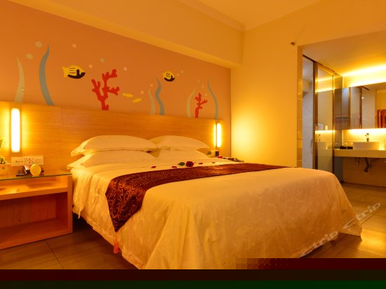 豪华时尚大床房