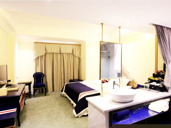 恋上英伦大床房