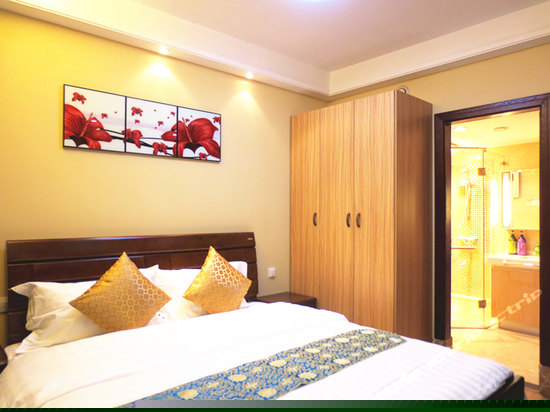 侧江豪华大床房