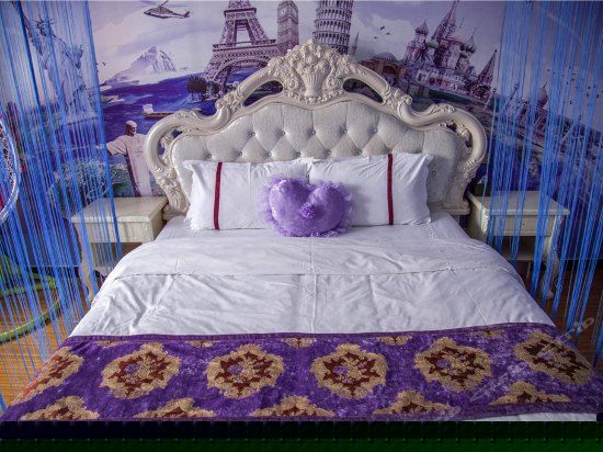 时尚情侣大床房