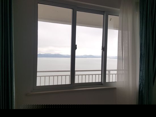 林间湖景双卧