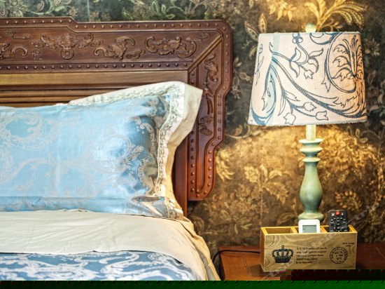 美式复古阳台大床房