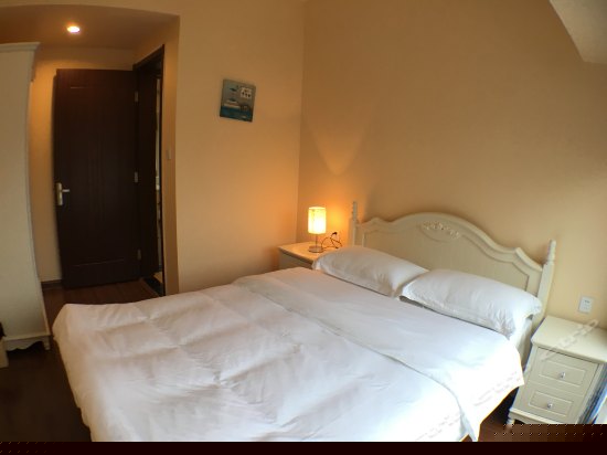 海逸湾豪华园景三卧室