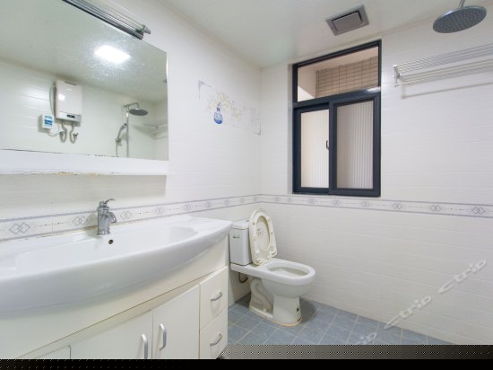 简约精装套房三室一厅