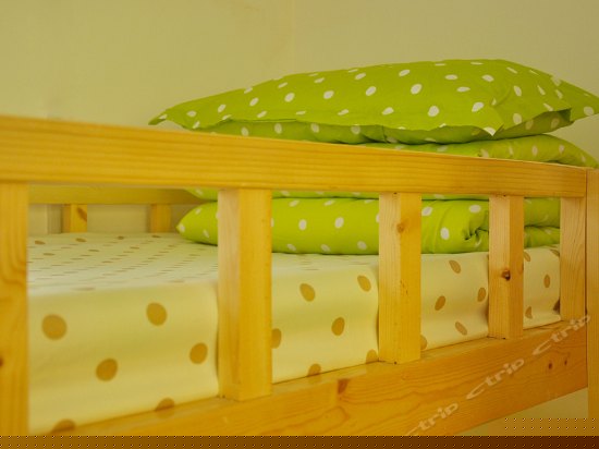 女生四人间床位