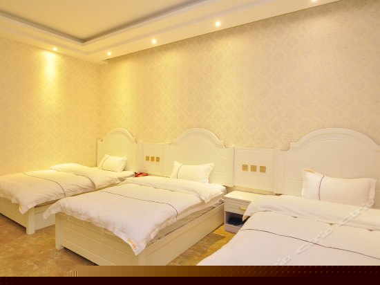 豪华典雅三人房