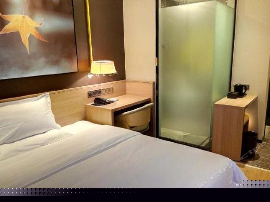 至in大床房（无窗）