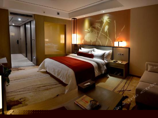 高级江景大床房