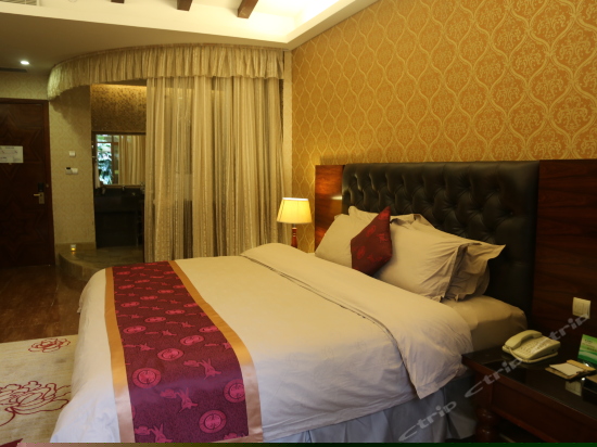 星空蜜月双池房