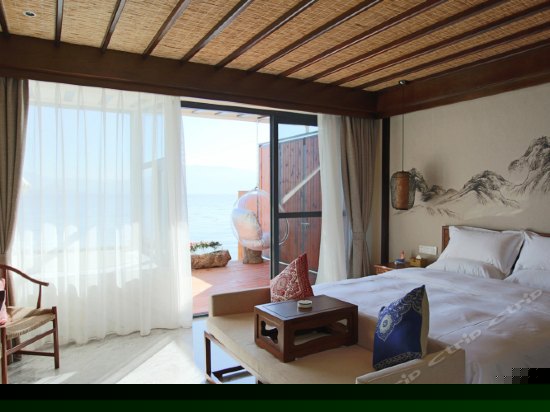 一线豪华露台海景亲水大床房