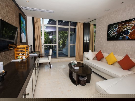 珊瑚家庭池畔两室一厅复式套房