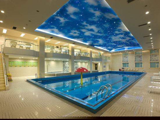 室内游泳池