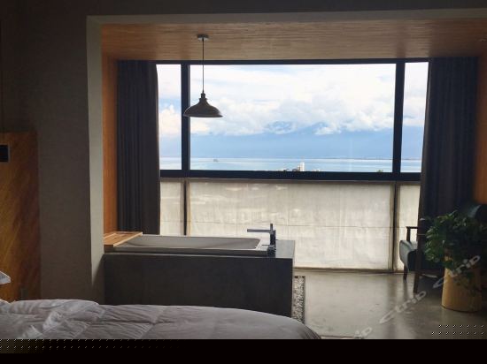 最美洱海海景大床房