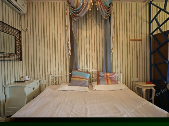 维多利亚大床房