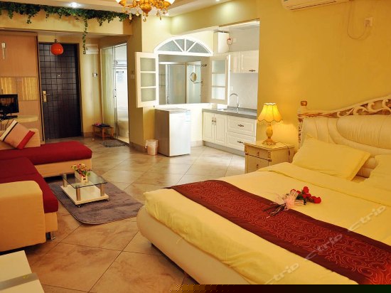 无敌海景蜜月大床房