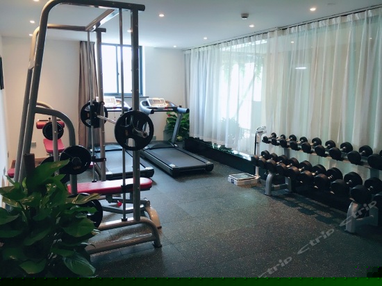 健身娱乐设施