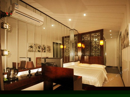 临河景观大床房