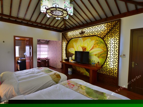 三楼特色豪华标准间(带阳台）