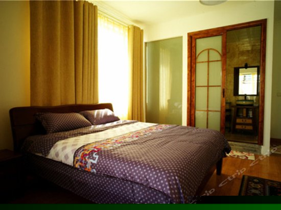 温馨豪华大床房