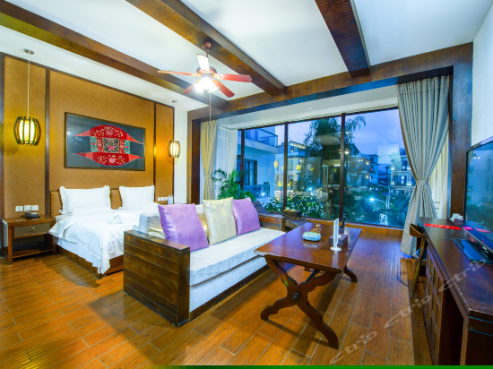 侧面海景大床房