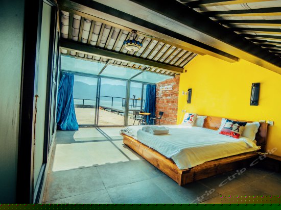 浴缸星空阁楼海景房