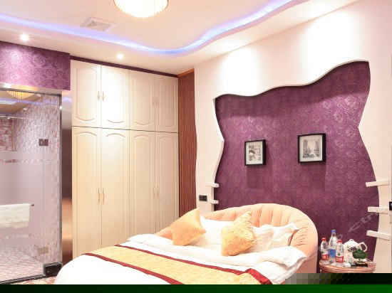 奢侈情侣主题房